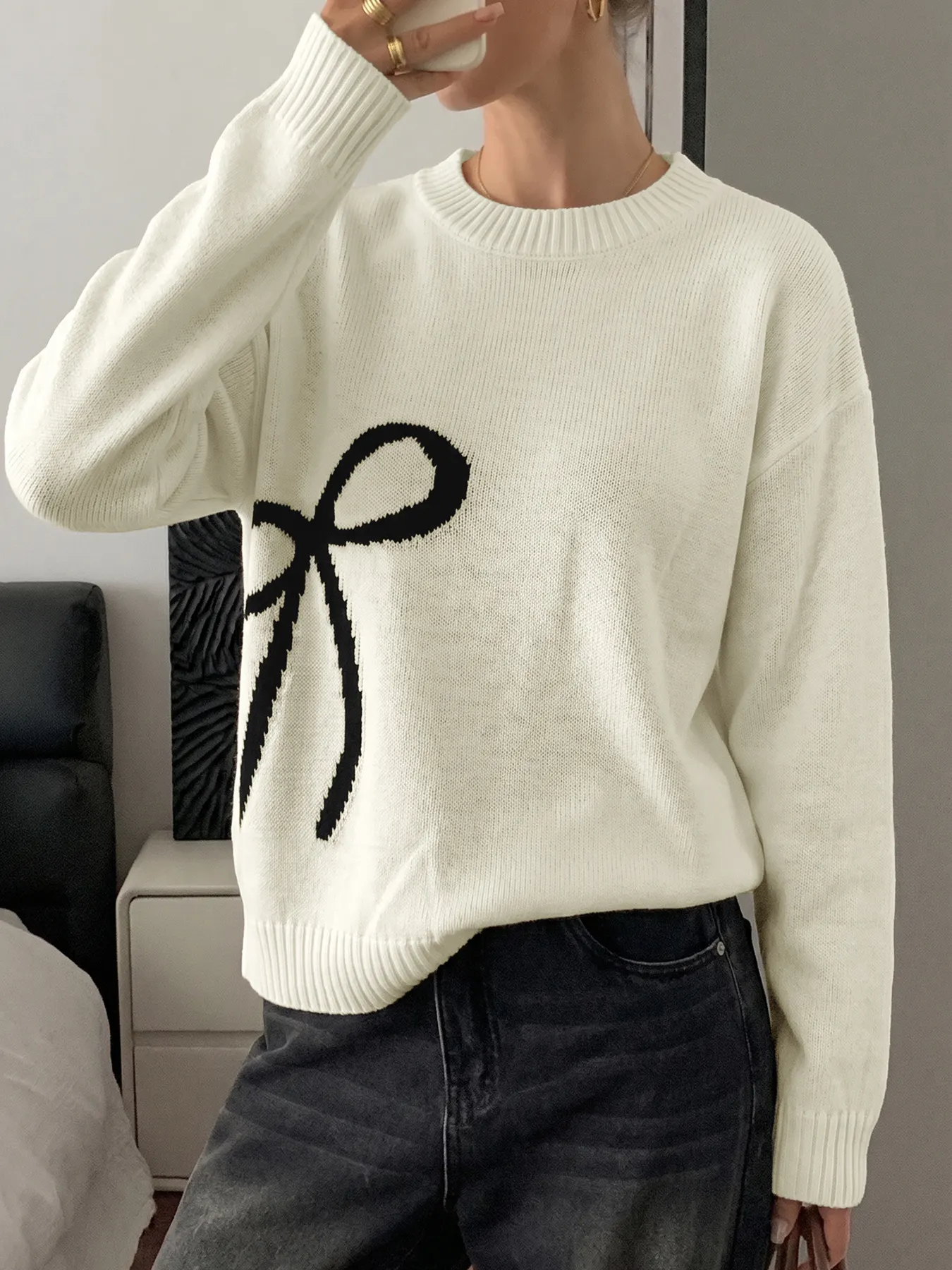 Bow Graphic Round Neck Sweater