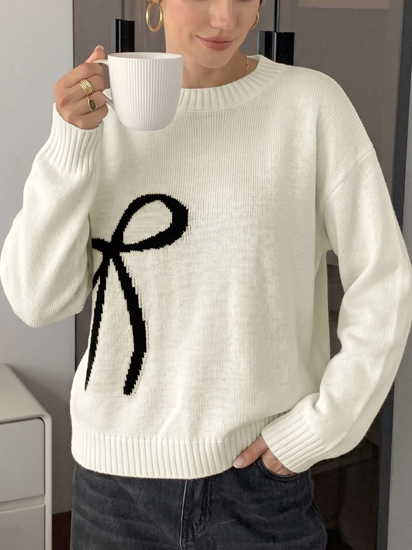 Bow Graphic Round Neck Sweater 3