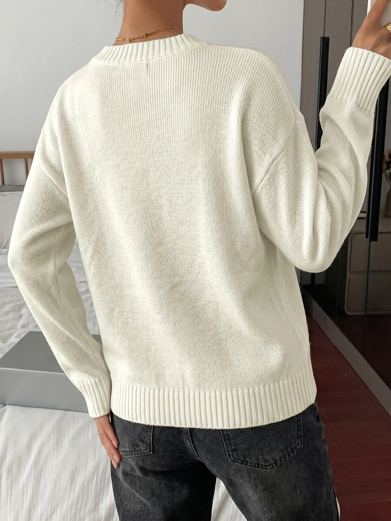 Bow Graphic Round Neck Sweater 5